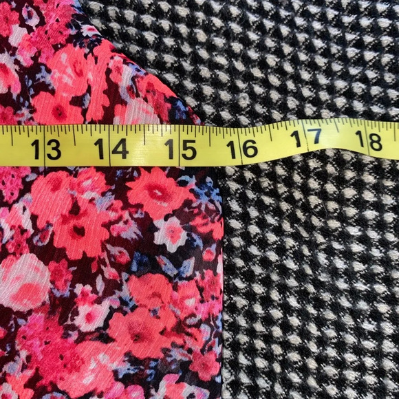 Express Floral Tank Top - Picture 3 of 6